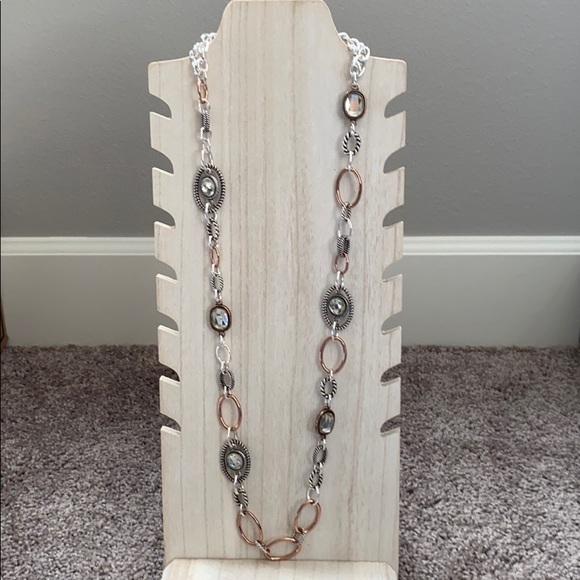 Like new-Premier Designs Hampton SLV/RG Necklace - Picture 3 of 7